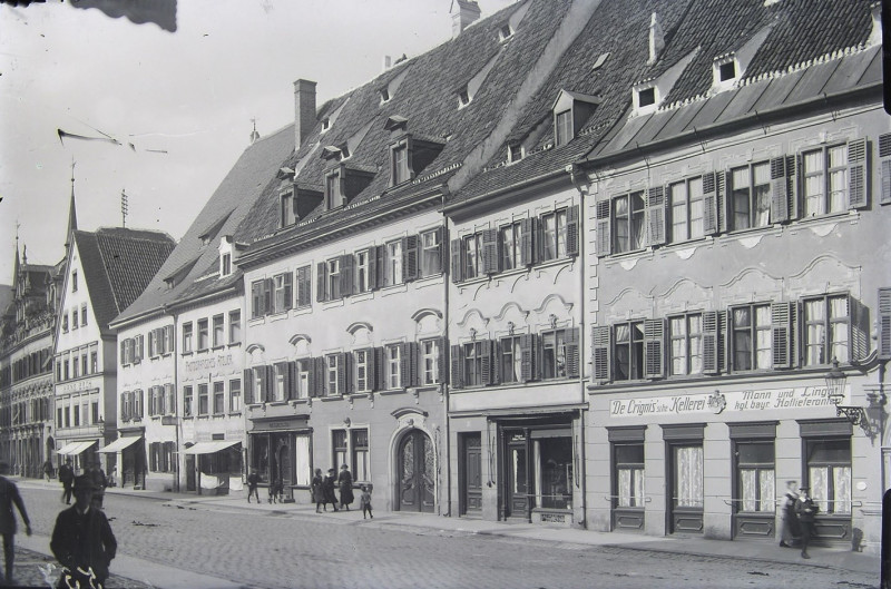 Blick, auf die rechte Seite der unteren Kaiser-Max-Straße 